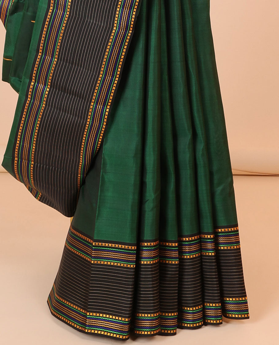 Green malli mokku buttas kancheepuram silksaree, contrast geometric patterns thread border & pallu of stripes & vidarbha