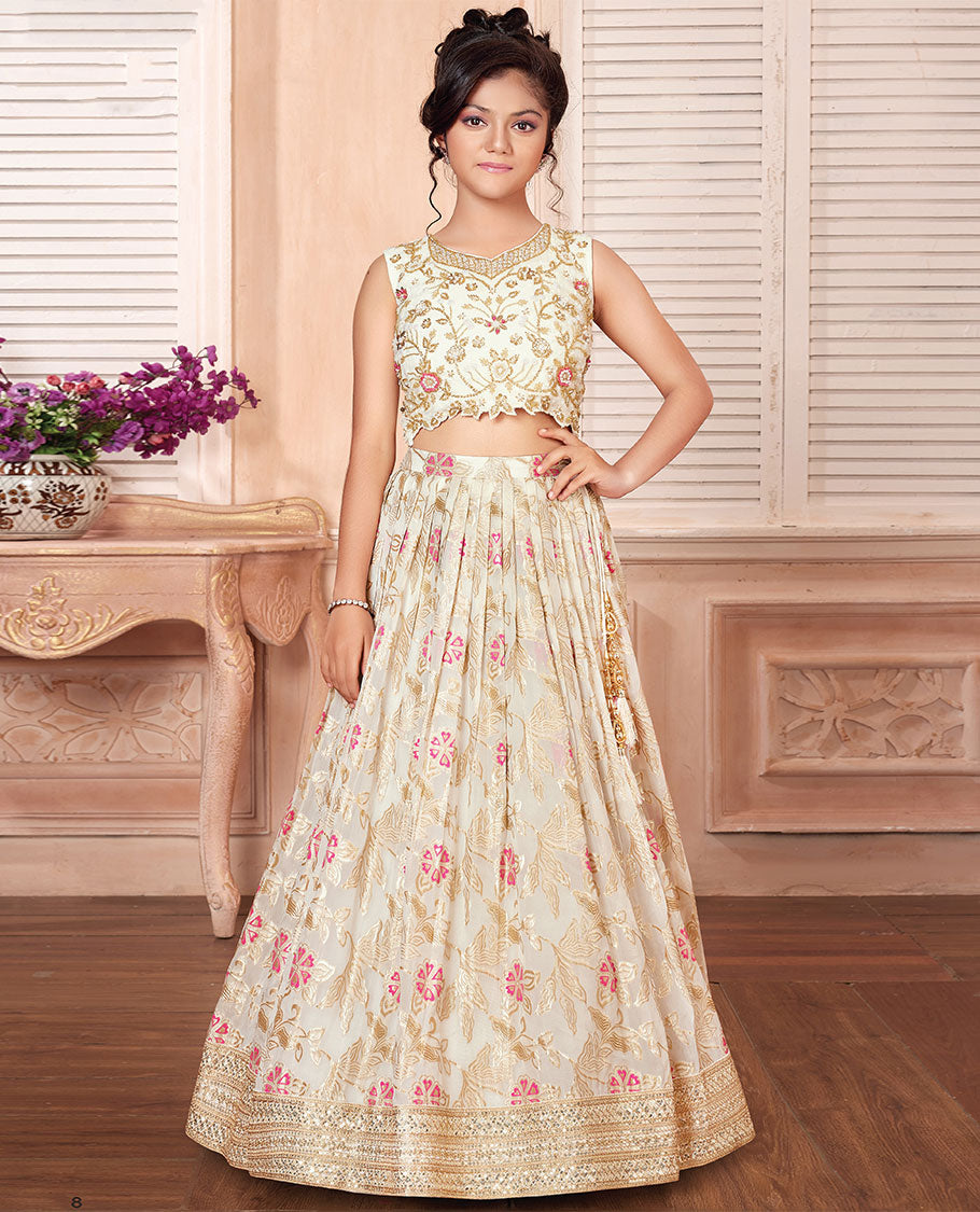 Cream cholly set, floral jaal & embroidery full-length skirt & sleeveless leaf-neck embroidery crop top