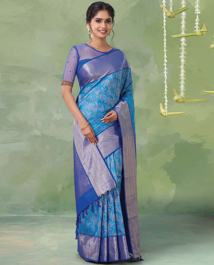Blue jacquard Kanchipuram wedding silksaree, contrast jaal pallu & border of geometric patterns in zari