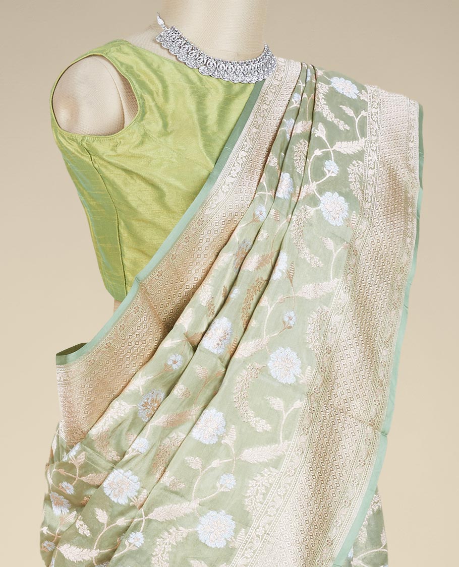Green floral jaal jacquard design pure banaras silk saree, zari border of intricate designs