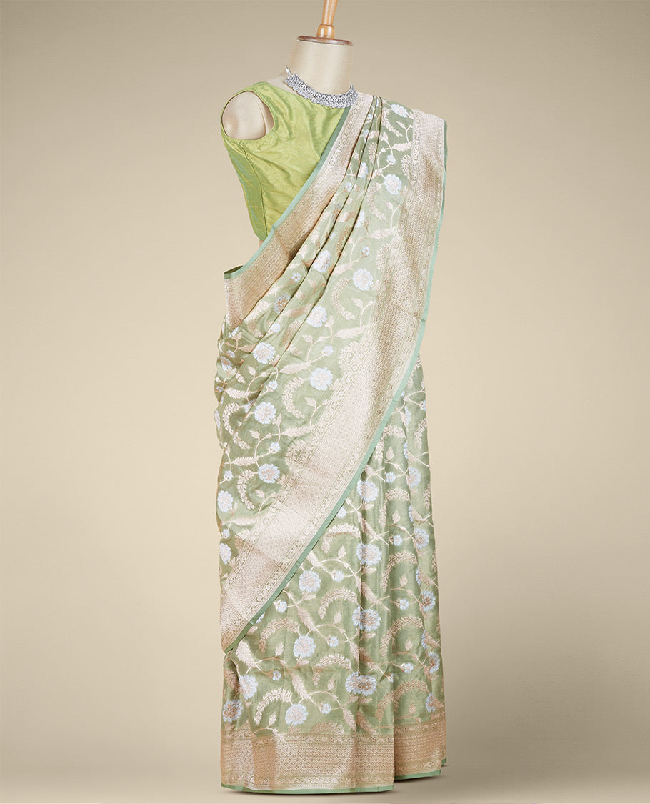 Green floral jaal jacquard design pure banaras silk saree, zari border of intricate designs