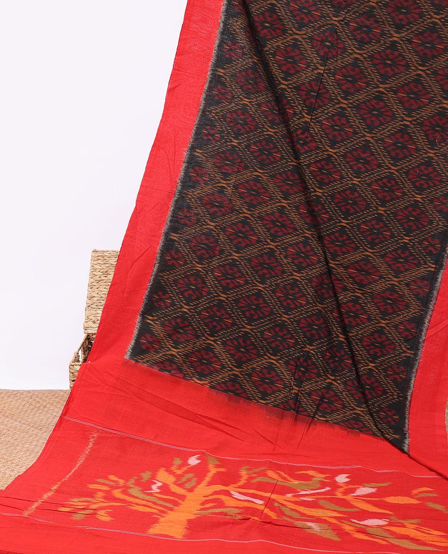 Black ogee patterned ikkat cotton saree, contrast border & pallu of ikkat designs