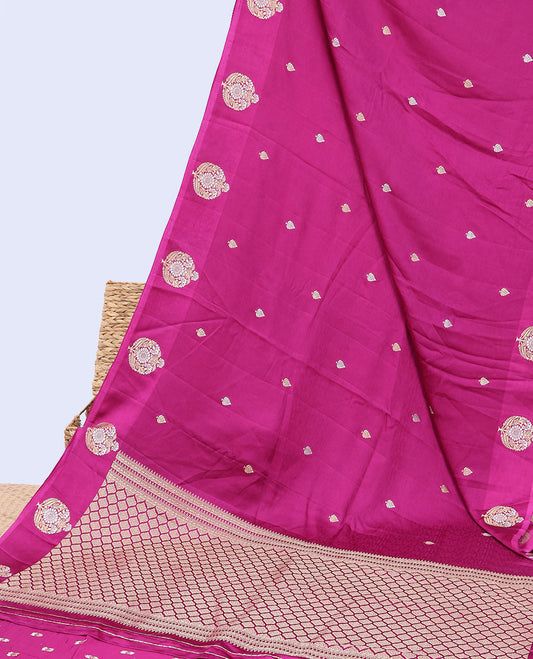 Pink mushru silk saree with buttas, floral design border & pallu of ogee pattern