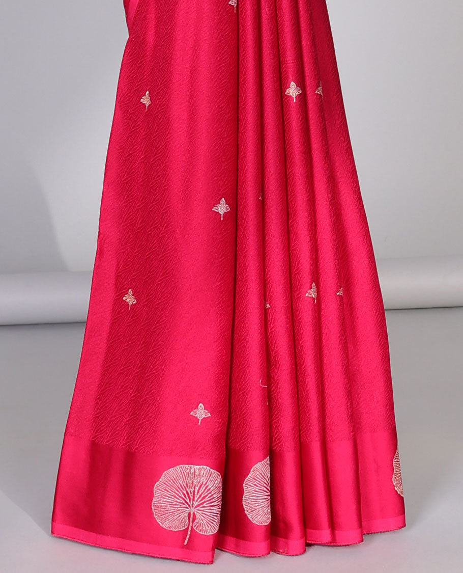 Pink mushru silk saree with floral buttas, floral design border & intricate pallu
