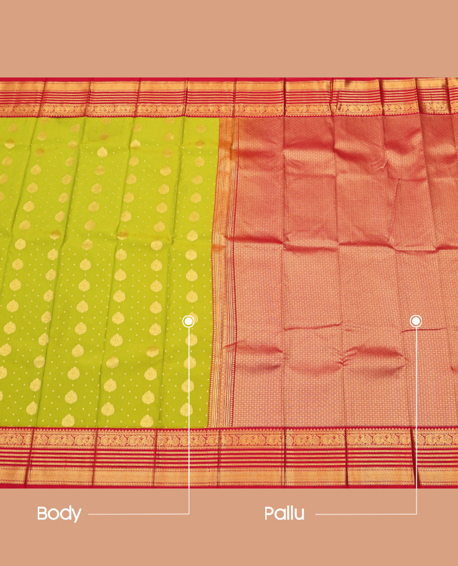 Leaf Green Budget Silk Saree, Delicately Woven with Zari Buttas on Its Body, Complemented by a Contrast Traditional Zari Varisai Pettu Border, Grand Jaal Pallu, and Paired with a Contrast Blouse