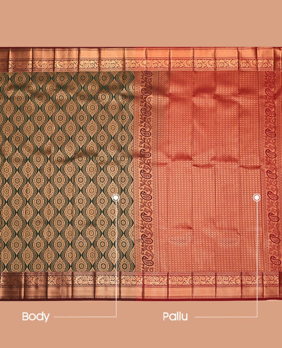 Green Budget Silk Saree, Gleamed Up with Ogee Jacquard Design, Complemented by a Contrast Traditional Zari Border, Grand Pallu, and a Contrast Blouse