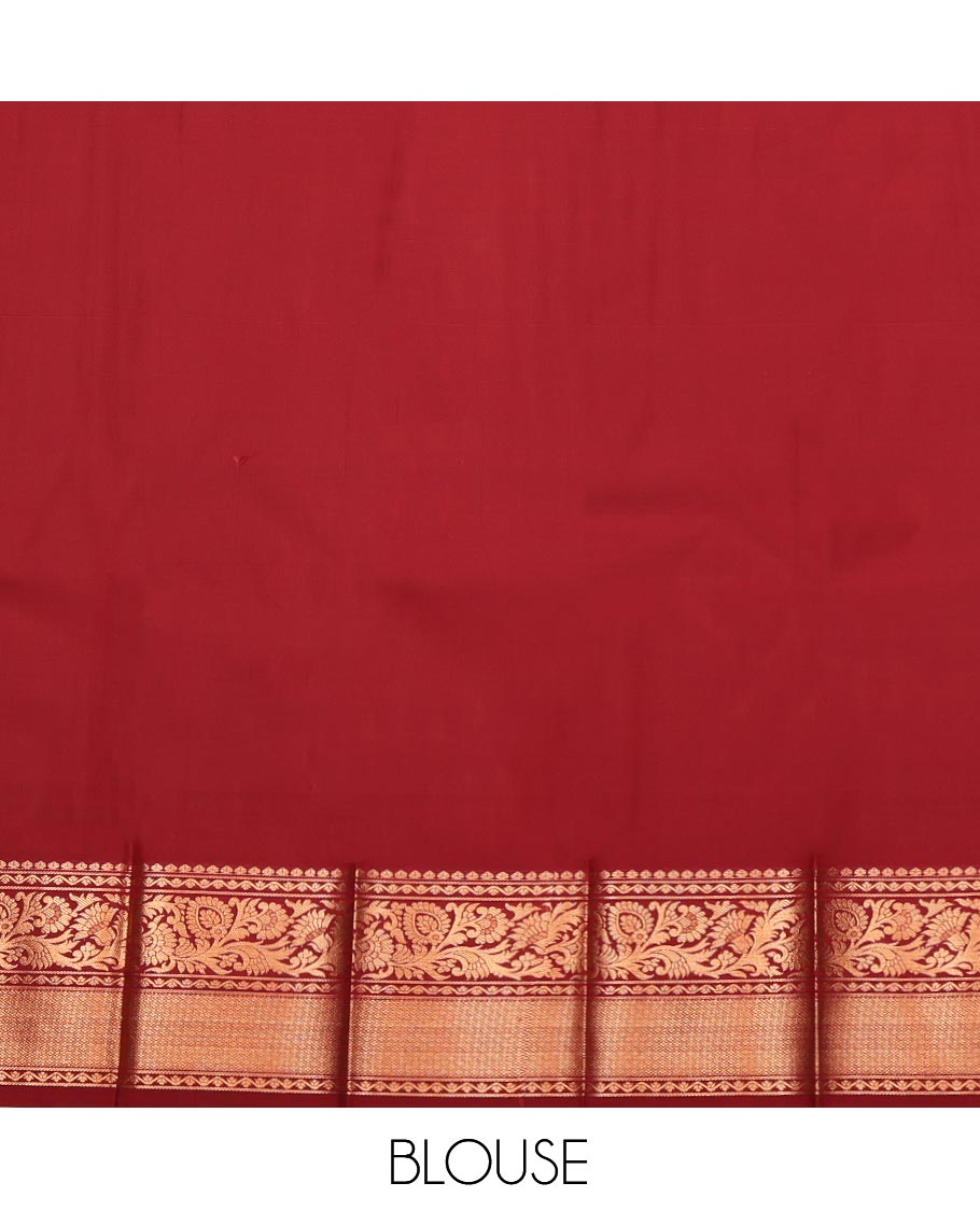 Green Budget Silk Saree, Gleamed Up with Ogee Jacquard Design, Complemented by a Contrast Traditional Zari Border, Grand Pallu, and a Contrast Blouse