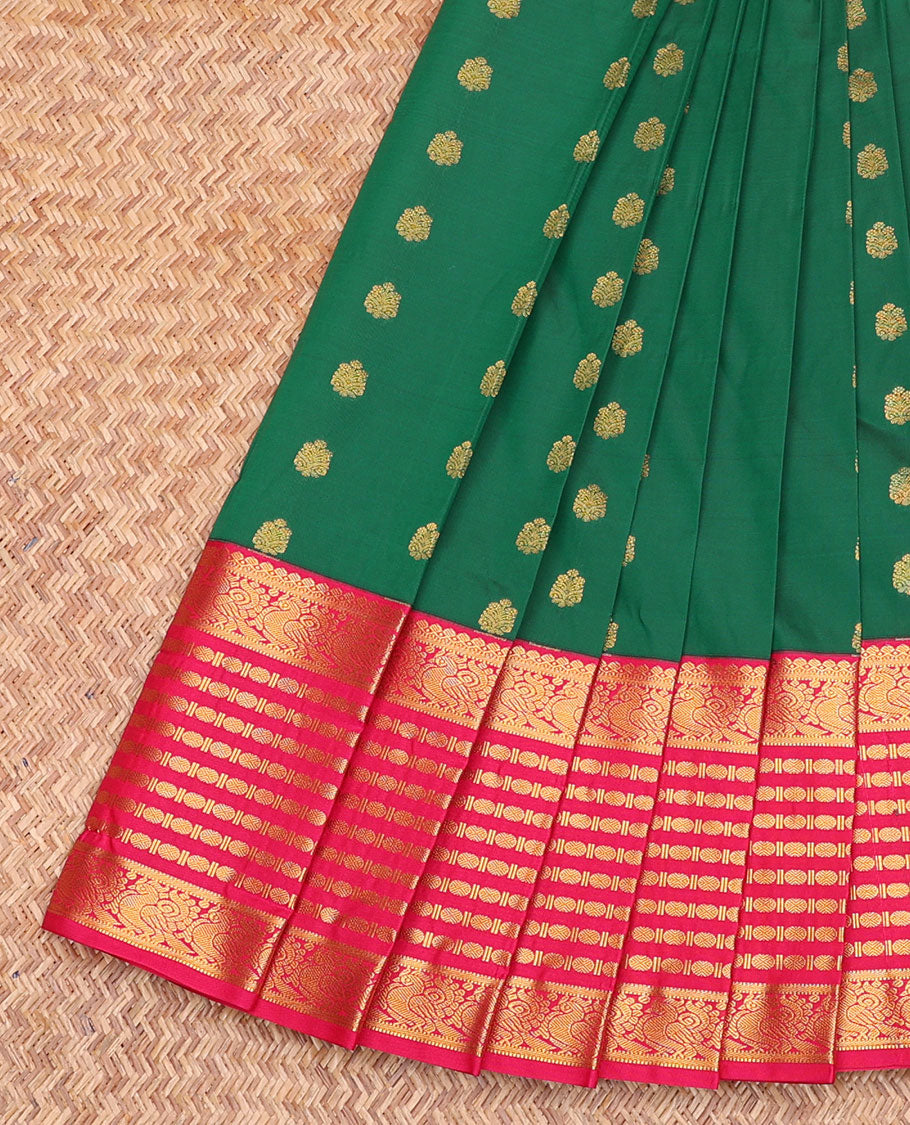 Green Budget Silk Saree, Embellished with Zari Buttas, Complemented by a Contrast Traditional Border, Grand Pallu, and a Contrast Blouse