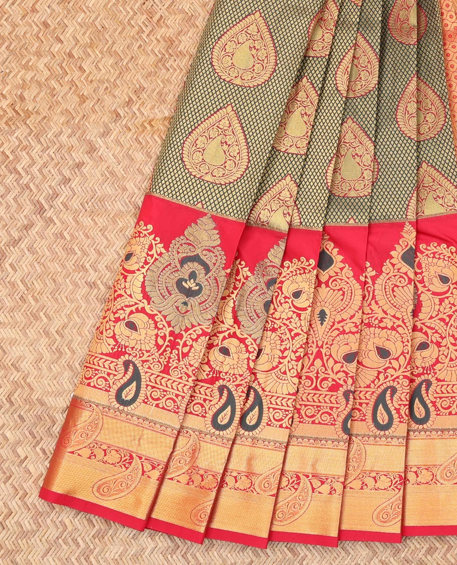 Green Budget Silk Saree, Graced with Jacquard Design, Complemented by Contrast Traditional Zari Woven Skirt Border, a Grand Pallu and a Contrast Blouse