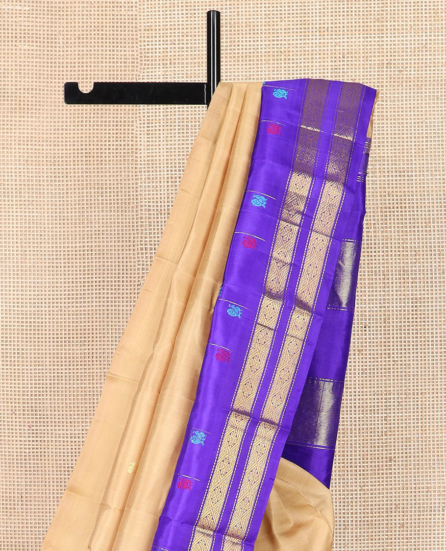 Sandal zari buttas Kanchipuram silk saree, contrast thazampoo rekku border of thread mayil and rettai pettu zari designs, and zari design pallu