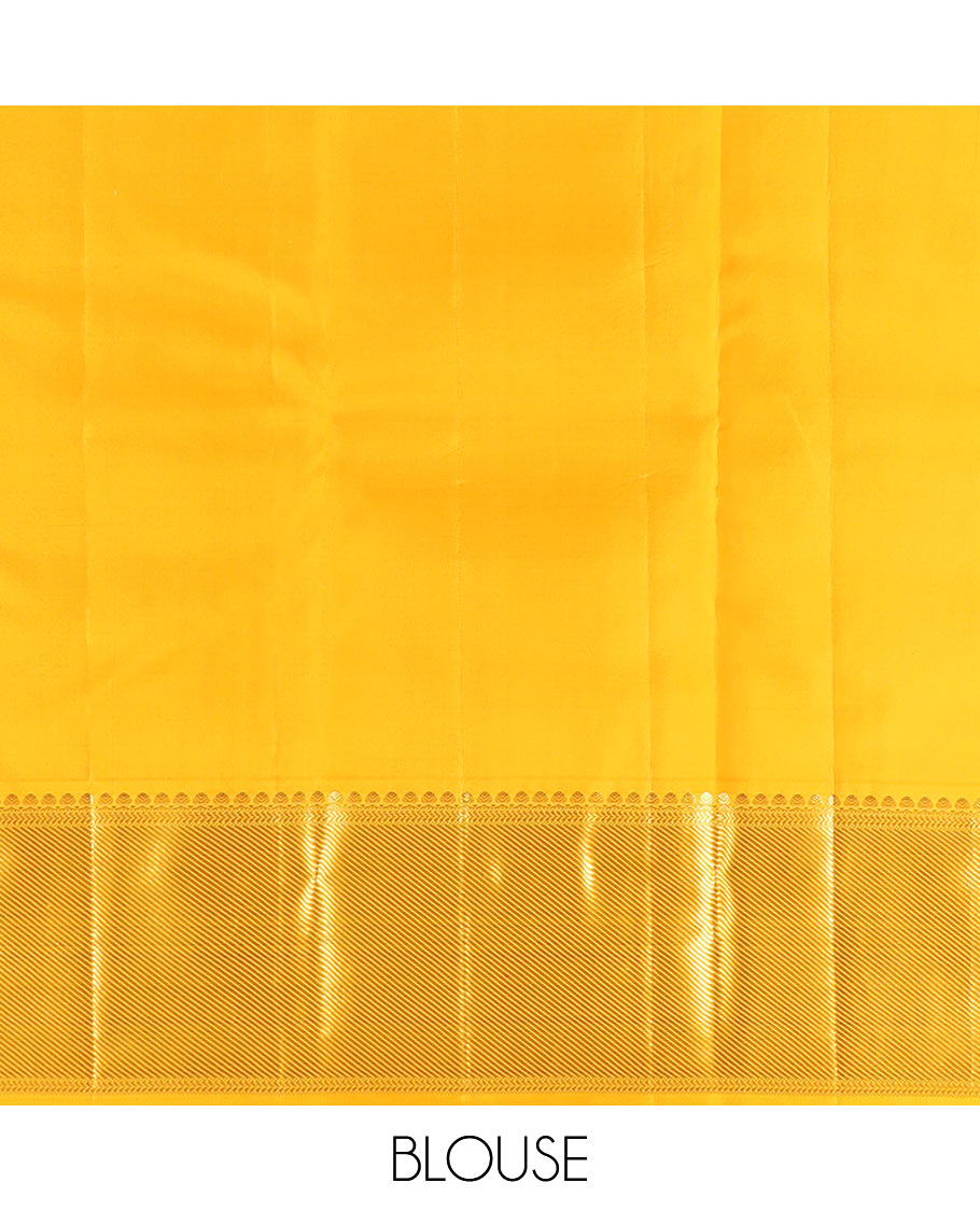 Pink mayil chakram buttas Kanchipuram silk saree, contrast border of thilakam mokku, kathir, and zari stripes, and intricate pallu