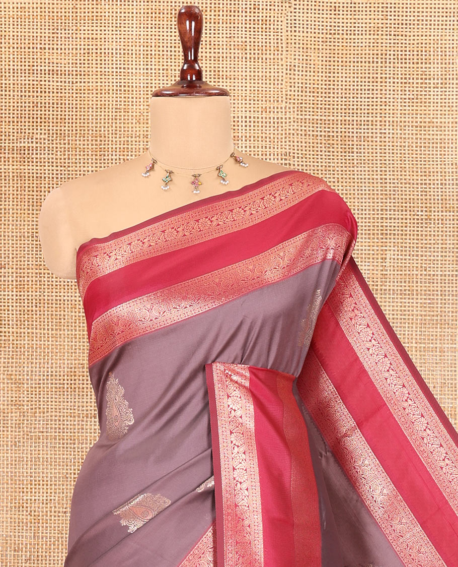 Dusky Mauve Elite Soft Silksaree Features Buttas, Contrast Rettai Pettu Border, Paisley Pallu, Contrast Blouse