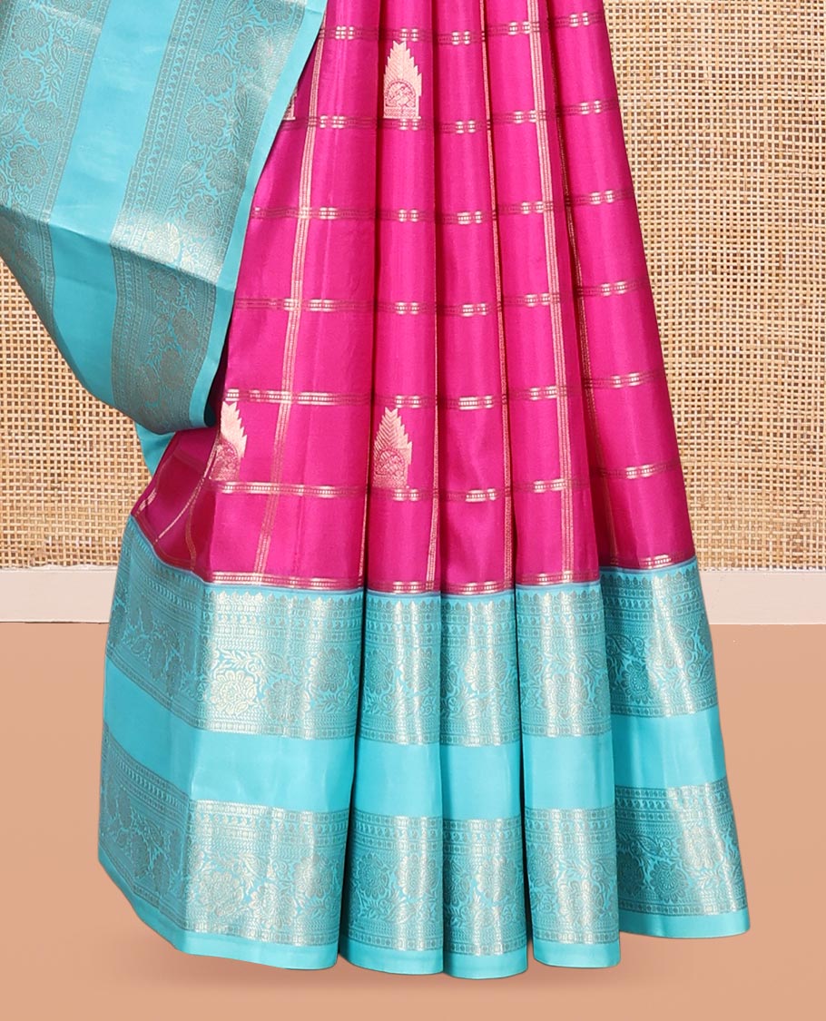 Pink Vasundhara Silk Saree, Enriched with Rekku Butta Enclosed Checks, Complemented by a Contrast Rettai Pettu Kodi Visiry Border, Grand Pallu, and Contrast Blouse