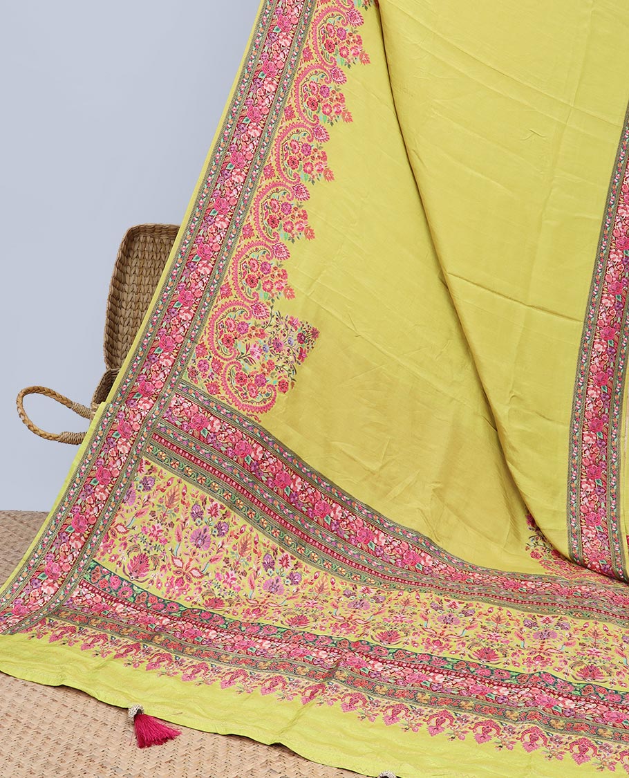 Green floral design dola silksaree, contrast floral border & meenakari floral pallu