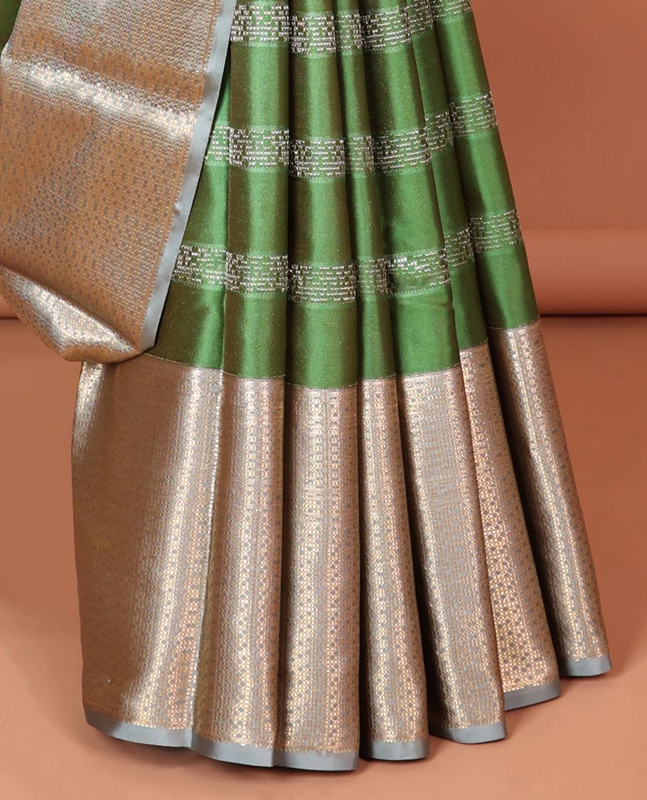 Green zari design silksaree, contrast zari border & pallu steeped with intricate designs