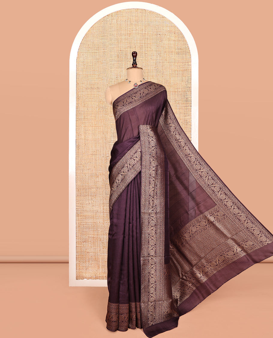 Brown Plain Matka Silk Saree, Highlighted by Traditional Design Border ogf Floral Designs, Intricately Designed Pallu, and Paired with a Matching Blouse