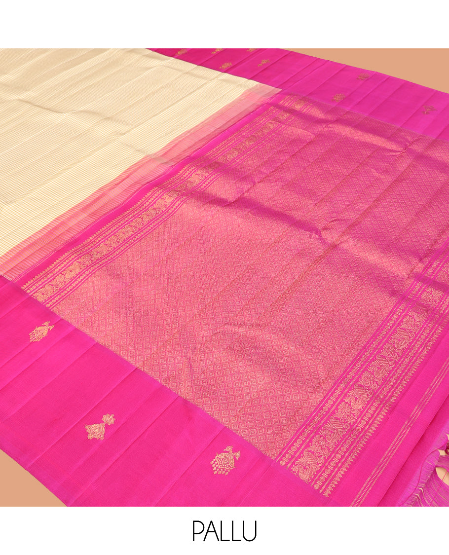 Sandal Kasa-Kasa Checked Kanchipuram Silk Saree, Complemented by a Contrast Korvai Border of Jhumka Buttas, Pallu of Jaal Design, and a Contrast Blouse