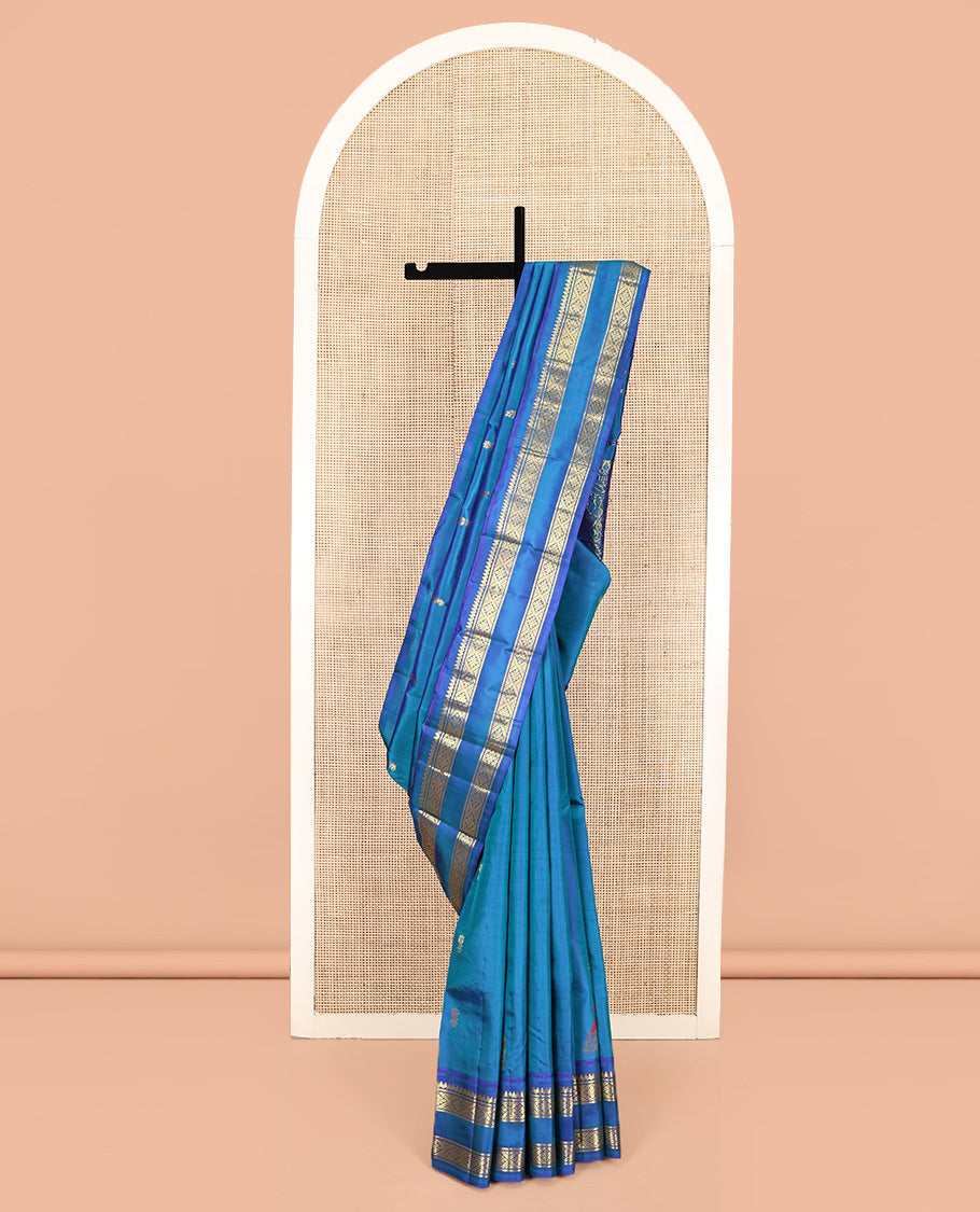 Blue Kanchipuram Silk Saree, Mesmerized with Zari Buttas, One-Sided Rettai Pettu Border of Salngai and Jaal Designs, Zari Design Pallu, and No Blouse