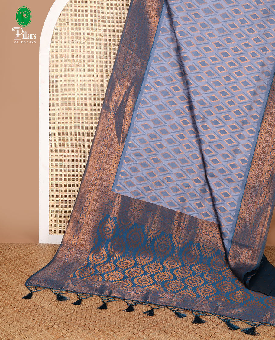 Grey diamond zari thread weaving mulberry silk saree with contrast traditional border & brocade rich weaving pallu along with butta design blouse