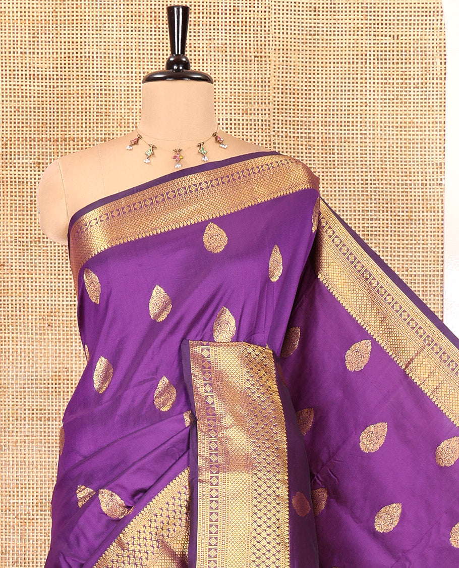Purple Art Silk Saree, Spotlighted with Zari Buttas, Traditional Border, Intricate Pallu, a Matching Blouse