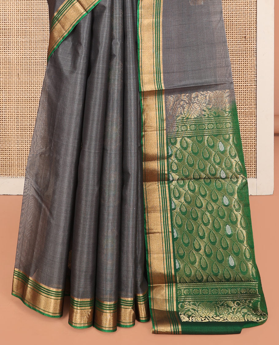 Grey Silk Cotton Saree, Decorated with Zari Buttas, Complemented by Contrast Zari Border, a Pallu of Geometric Designs, and Contrast Blouse