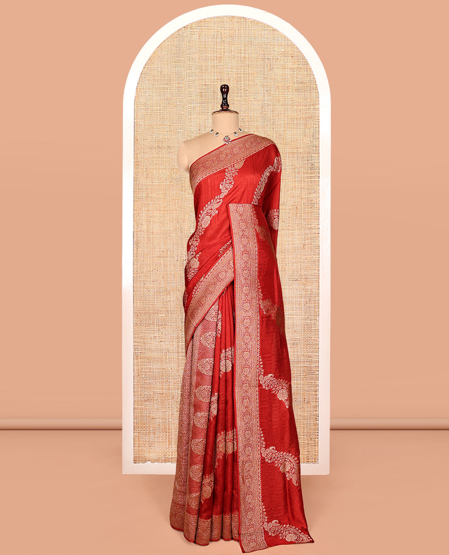 Red Matka Silk Saree, Majestically Detailed with Floral Jaal Jacquard Design on Its Body, Highlighted by Traditional Design Border, Intricately Designed Pallu, and Paired with a Matching Blouse