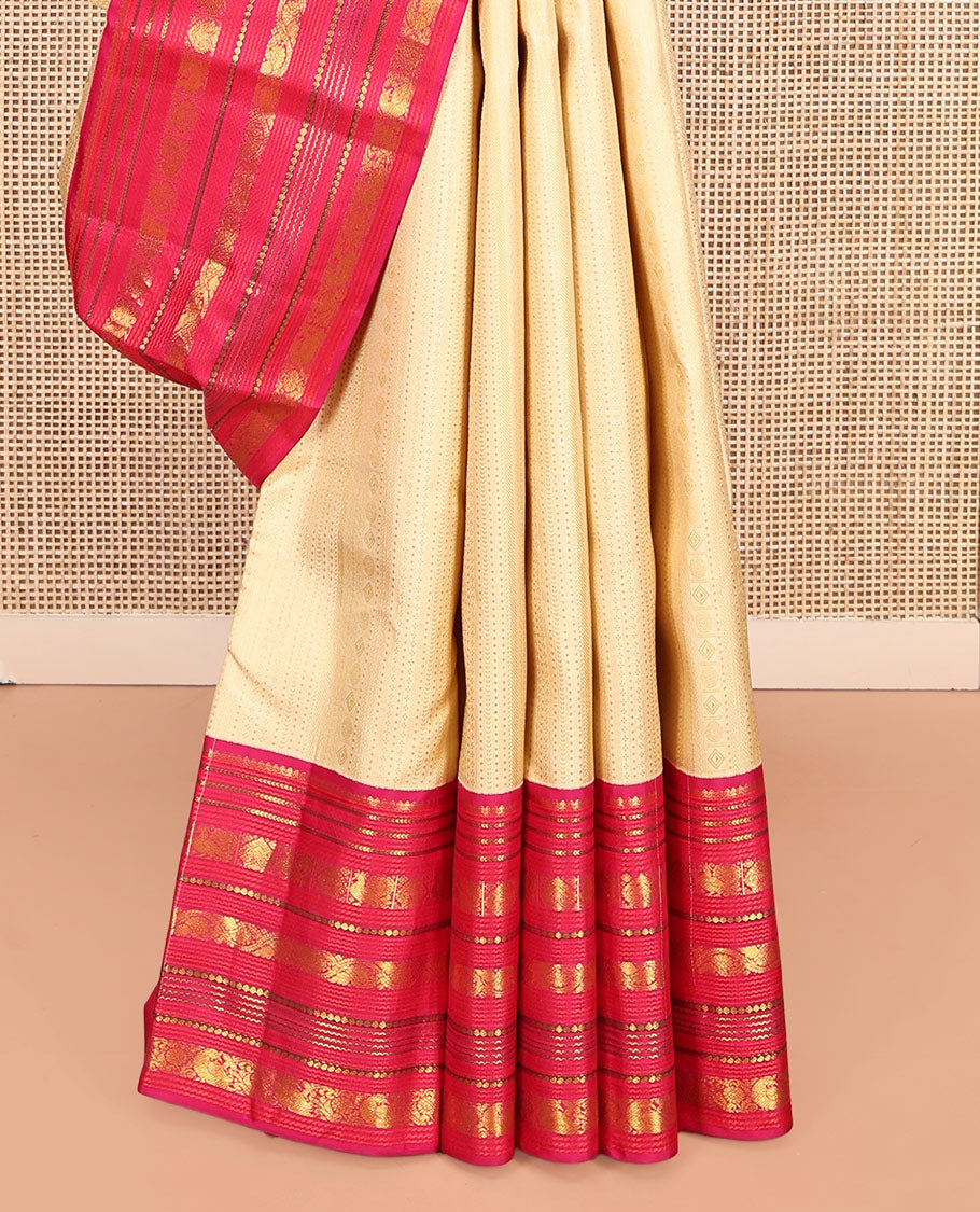 Sandal Zari Design Kanchipuram Wedding Silk Saree, Contrast Border of Salngai, Muthu, Kathir, Banaras, Mayil, and Dhavana Kodi Designs, Jaal Pallu, and Contrast Blouse