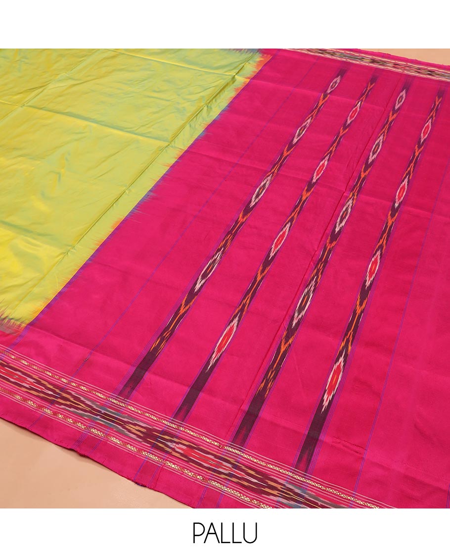 Green Plain Ikkat Silk Saree with a Contrast Rani Pink Border Accentuated by a Hazy Ikkat Weave, Featuring a Pallu Flanked by Stripes and Ikkat Texture