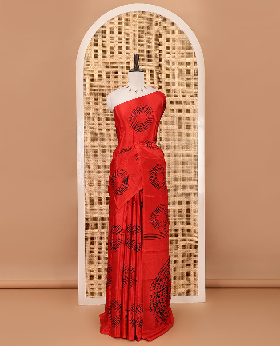Borderless red Shibori-style circle motifs printed Turkey crepe saree, Shibori printed pallu & small buttas printed blouse