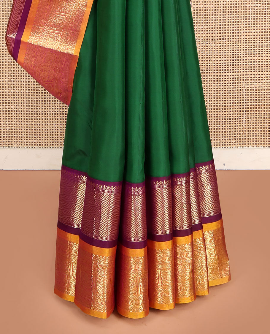 Green Plain Vasundhara Lite Silk Mix Saree, Complemented by a Contrast Border of Muthu, Vanki, Rekku, Banaras, Neli, and Iruthalai Pakshi Designs, Grand Jaal Pallu, and Paired with a Contrast Blouse