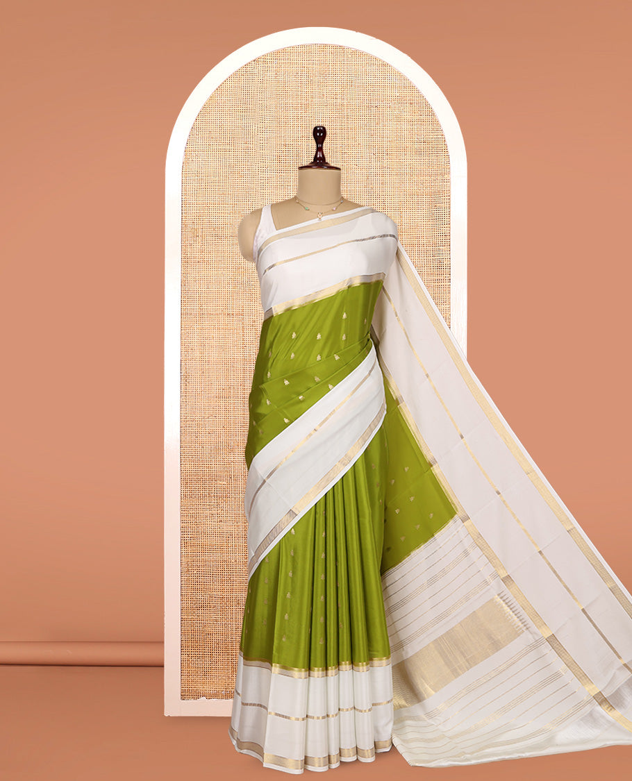 Green Mysore Silk Saree, Finely Crafted with Zari Buttas, Complemented by a Contrast Traditional Zari Border, Grand Temple Pallu, and a Contrast Blouse