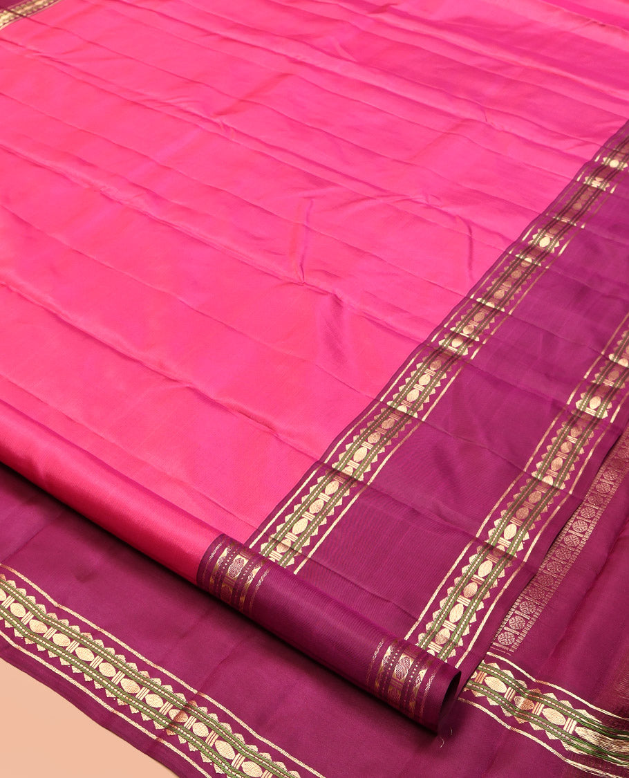 Pink Plain Kanchipuram Silk Saree, Complemented by a Contrast Rettai Pettu Border of Rekku, Muthu, and Poun Designs, Seppu Rekku Pallu, and a Contrast Blouse