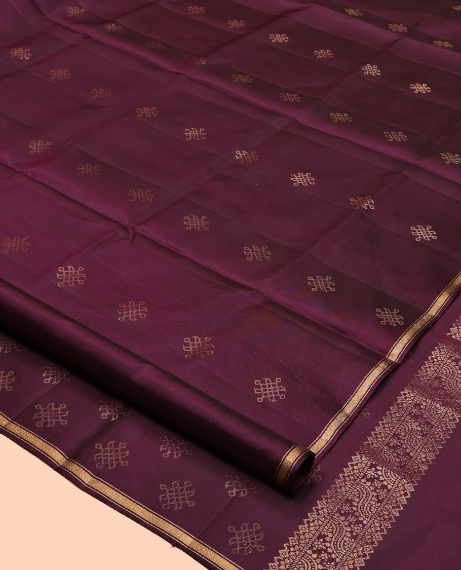 Purple Mayuri Soft Silk Saree, Mesmerized with Kambi Kolam Buttas, a Piping Zari Border, Pallu Steeped with Kambi Kolam Buttas, and a Matching Blouse