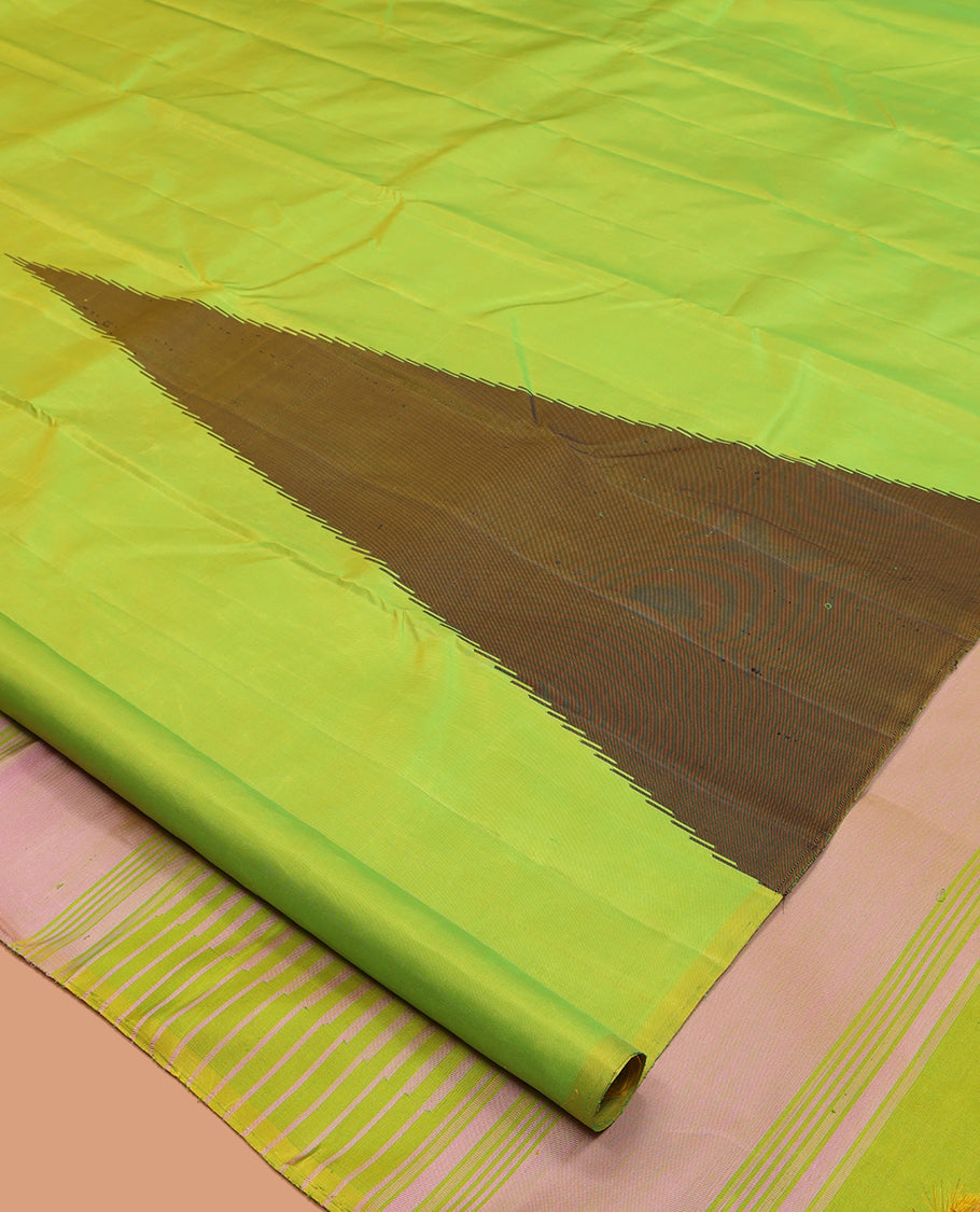 Borderless Green Kanchipuram Silk Saree, Complemented by a Thazampoo Reku Design, Seppu Rekku Pallu, and Matching Blouse