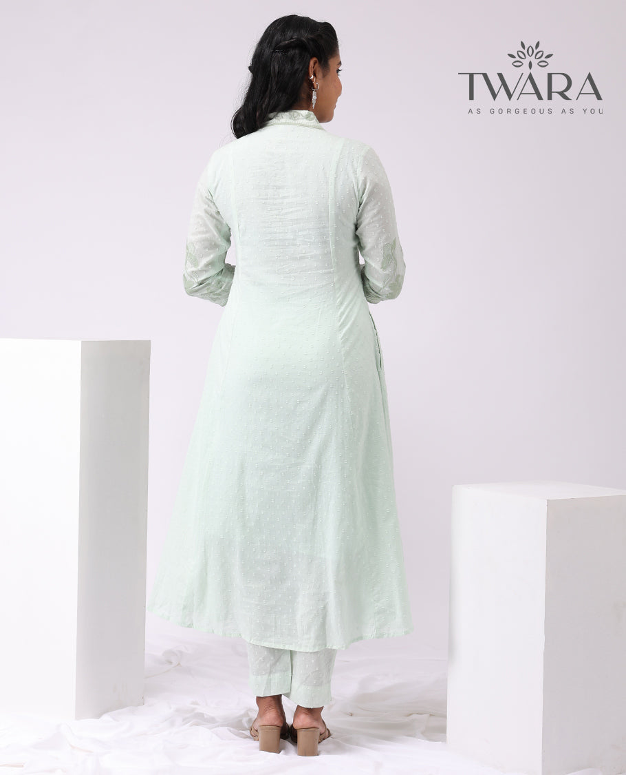 Twara light green floral design v neck, 3/4 th sleeve, below knee lenght with straight pants & floral motifs dupatta