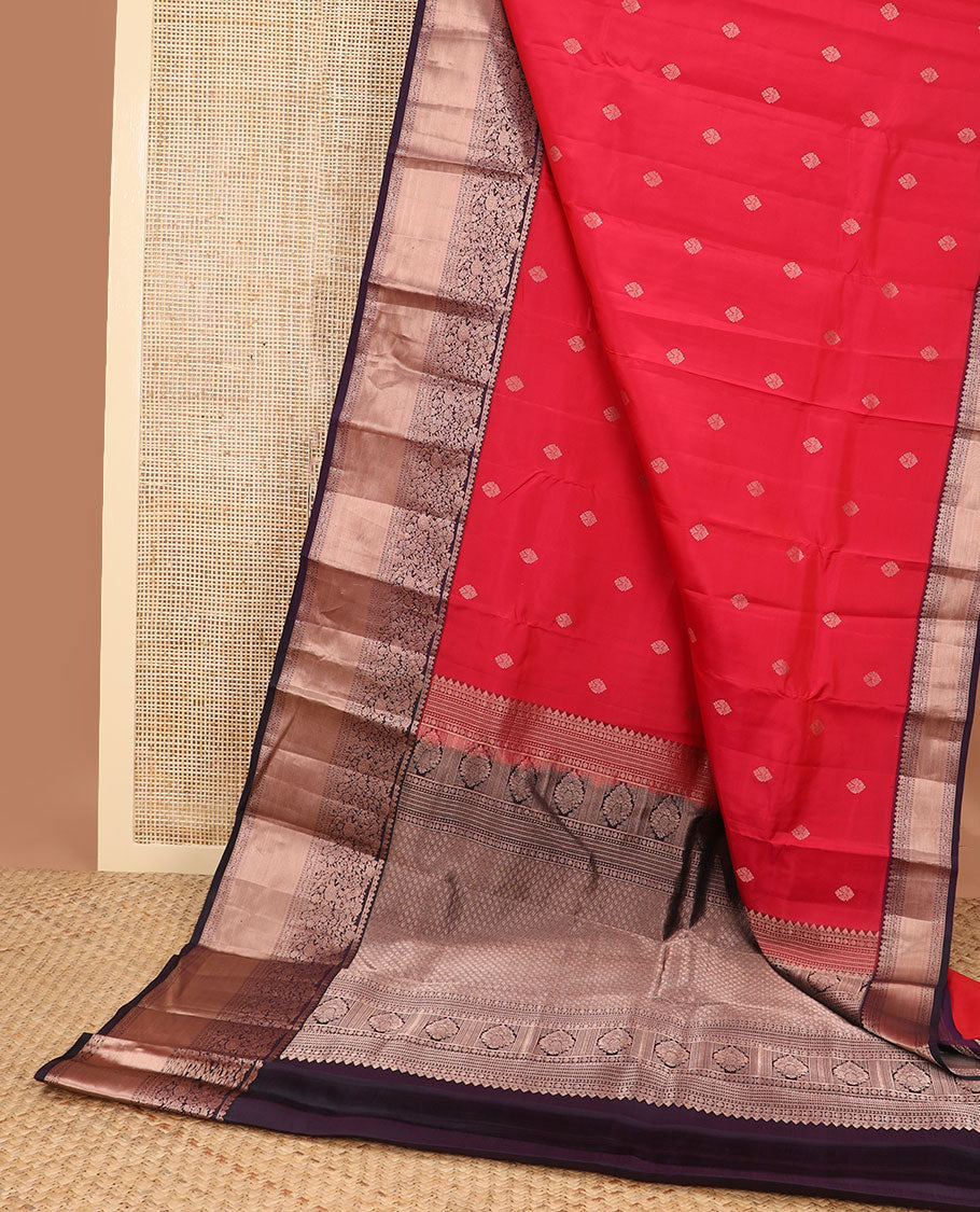 Red floral buttas silk saree with contrast intricate zari design border & checked, floral design pallu