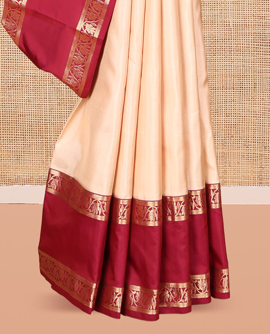 Sandal Plain Kanchipuram Silk Saree, a Contrast Rettai Pettu Border of Kodi Visiry Designs, Intricate Pallu, and a Contrast Blouse