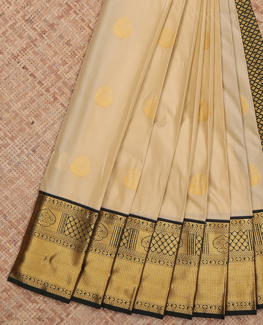 Cream Budget Silk Saree, Elevated with Zari Buttas, Complemented by a Contrast Traditional Zari Border, Grand Jaal Pallu, and Contrast Blouse