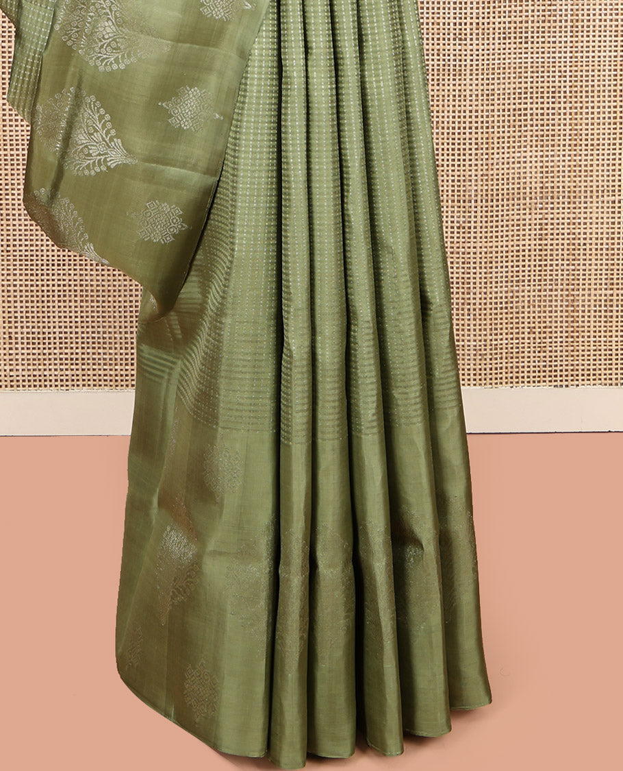 Green Mayuri Soft Silk Saree, Subtly Sparkled with Buttas, a Zari Border, Sparsely Woven Pallu, and a Matching Blouse