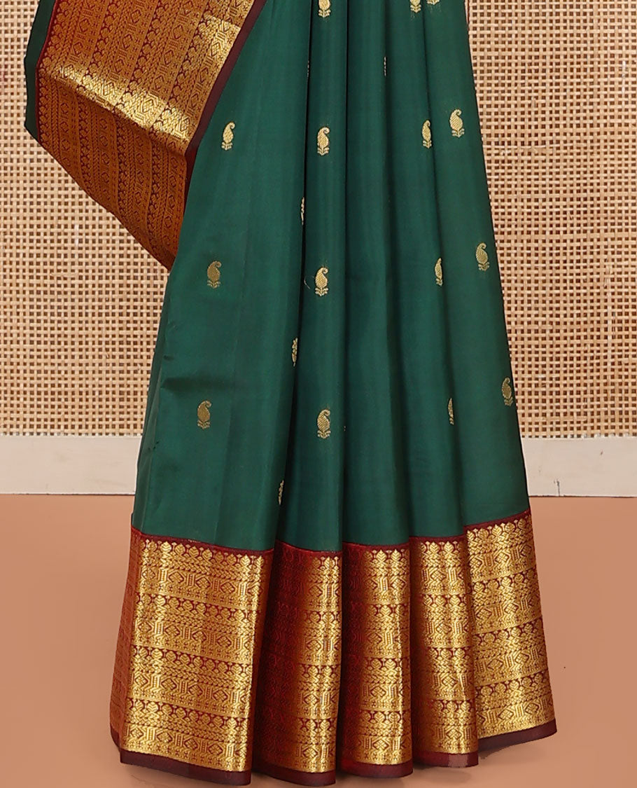 Green Vasundhara Lite Silk Mix Saree, Embellished with Zari Buttas on Its Body, Complemented by a Contrast Border of Traditional Designs, Grand Jaal Pallu, and Paired with a Contrast Blouse