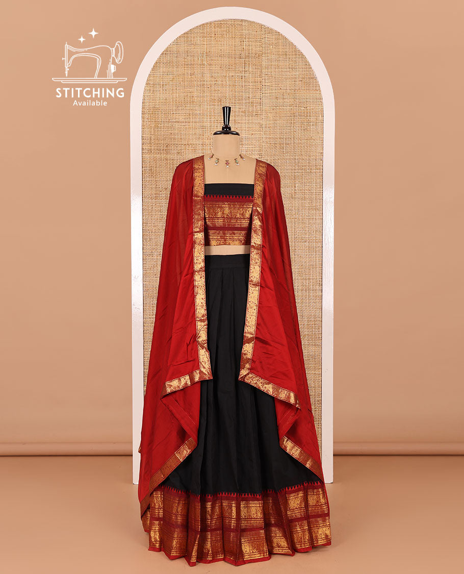 Black-red sungudi cotton half-saree, plain with contrast traditional zari varisai pettu bordered skirt, a matching blouse, and a zari bordered dhavani