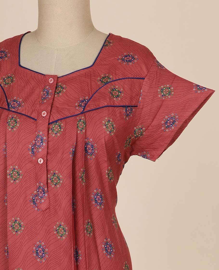 Red bandhani style design printed & round neck cotton half-sleeve nighty
