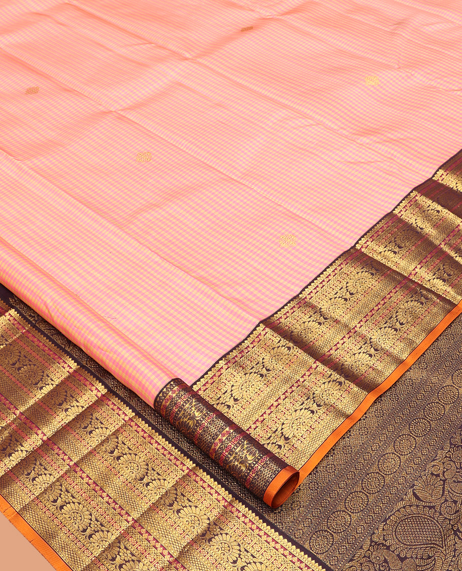 Pink Kasa-Kasa Checked Kanchipuram Silk Saree, Adorned with Zari Buttas, Complemented by a Contrast Border of Rekku, Muthu, Thilakam, Kamalam, and Mayil Kann Designs, Grand Pallu, and a Contrast Blouse