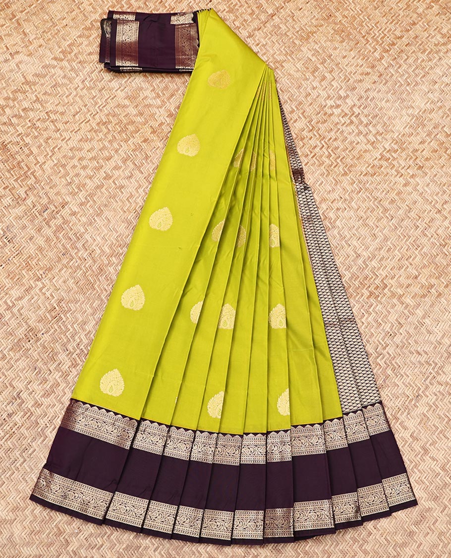 Green Budget Silk Saree, Finely Crafted with Zari Buttas, Complemented by a Contrast Traditional Zari Rettai Pettu Border, Jaal Pallu, and a Contrast Blouse