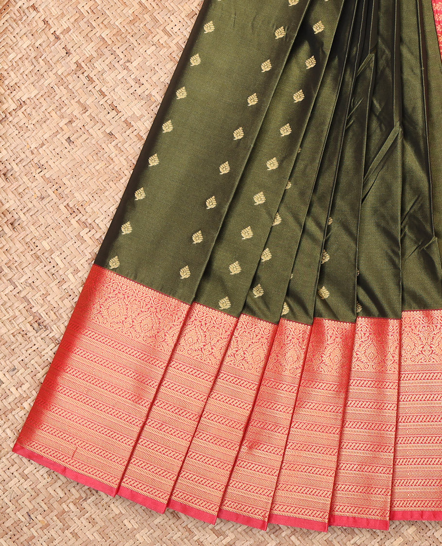 Green Budget Silk Saree, Meticulously Crafted with Zari Buttas, Complemented by a Contrast Traditional Zari Border, Grand Pallu, and a Contrast Blouse