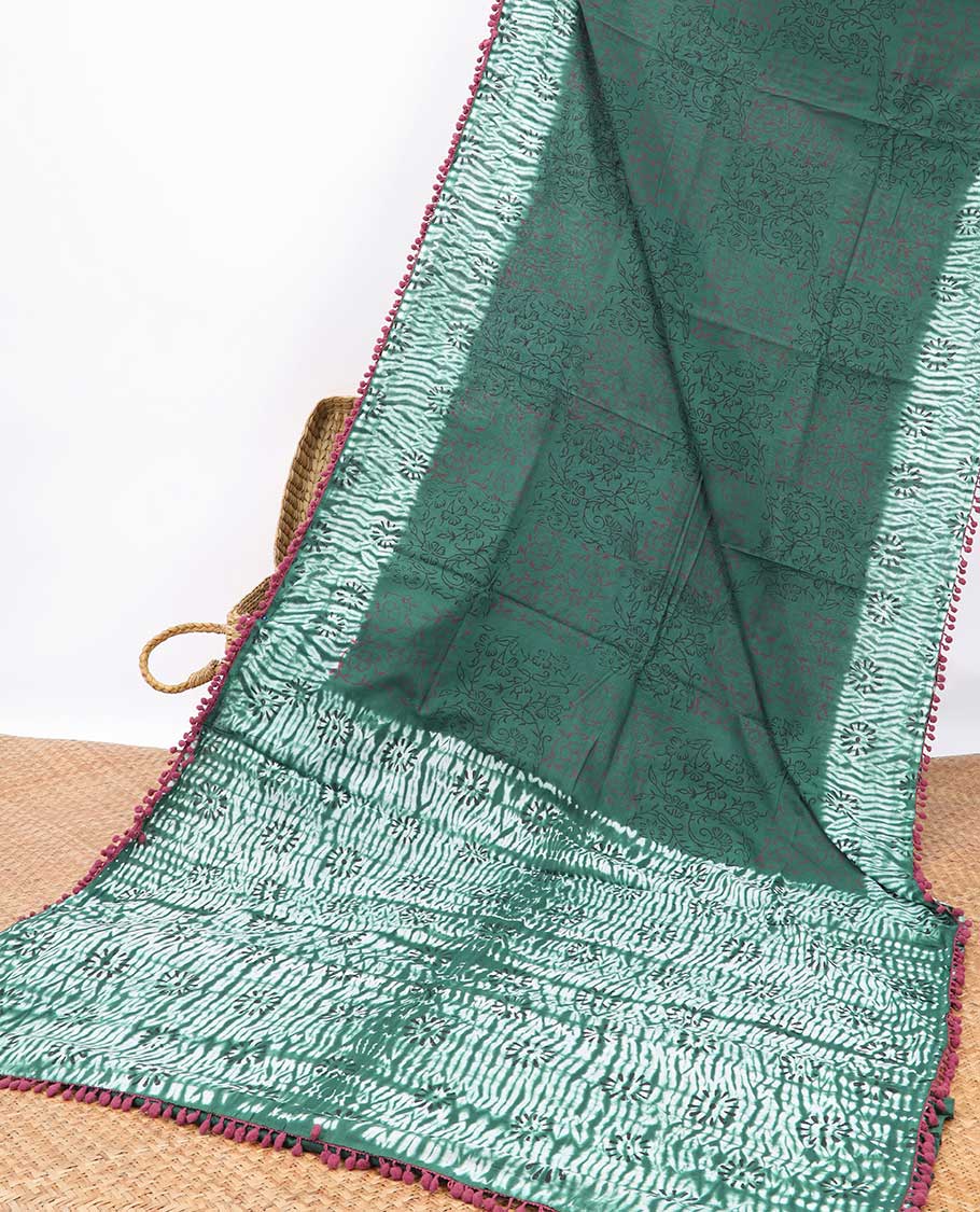 Green Shibori style floral design mul mul cotton saree with contrast intricate design border & shibori style design pallu