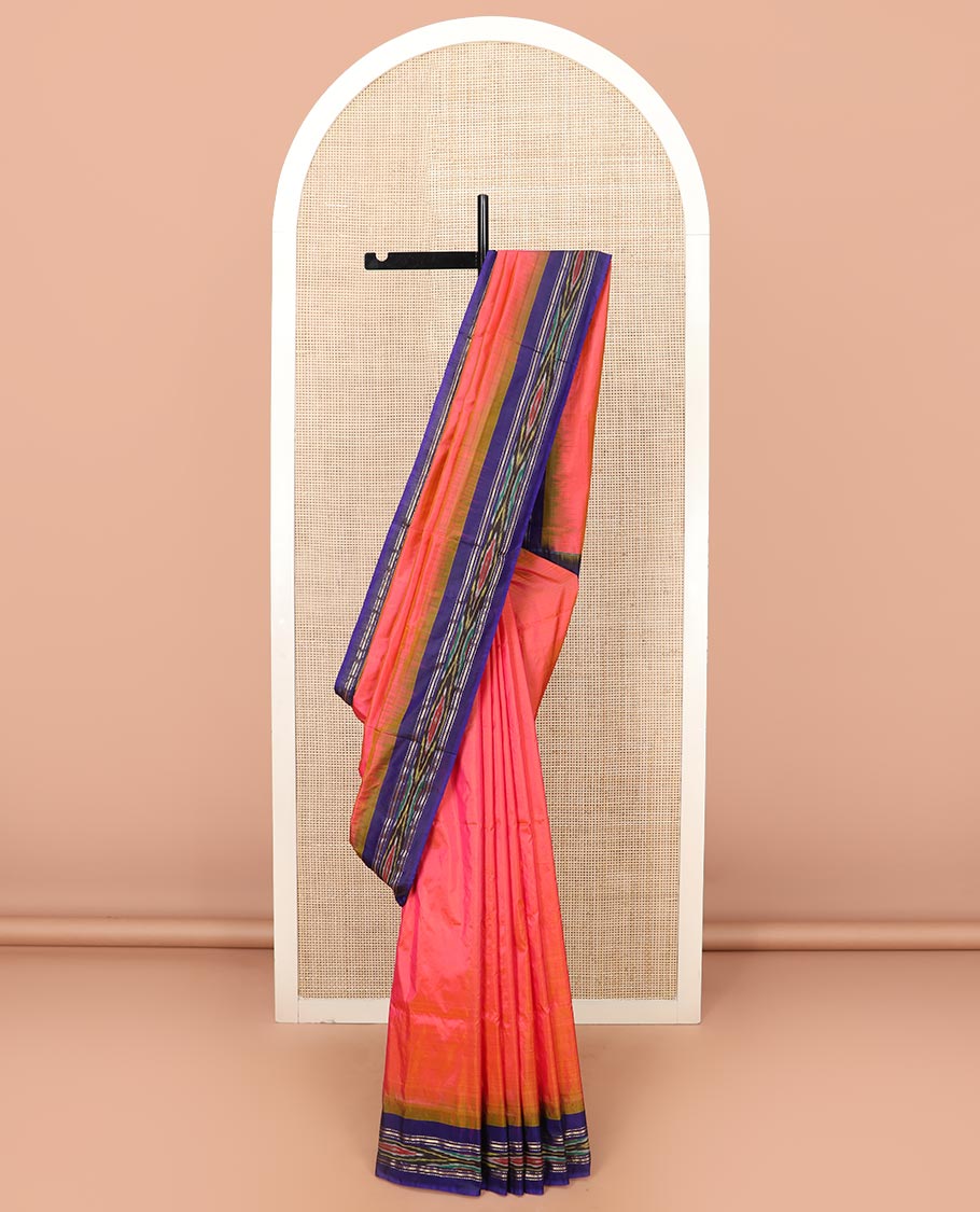 Dark Peach Plain Ikkat Silk Saree with a Contrast Rani Pink Border Accentuated by a Hazy Ikkat Weave, Featuring a Pallu Flanked by Stripes and Ikkat Texture