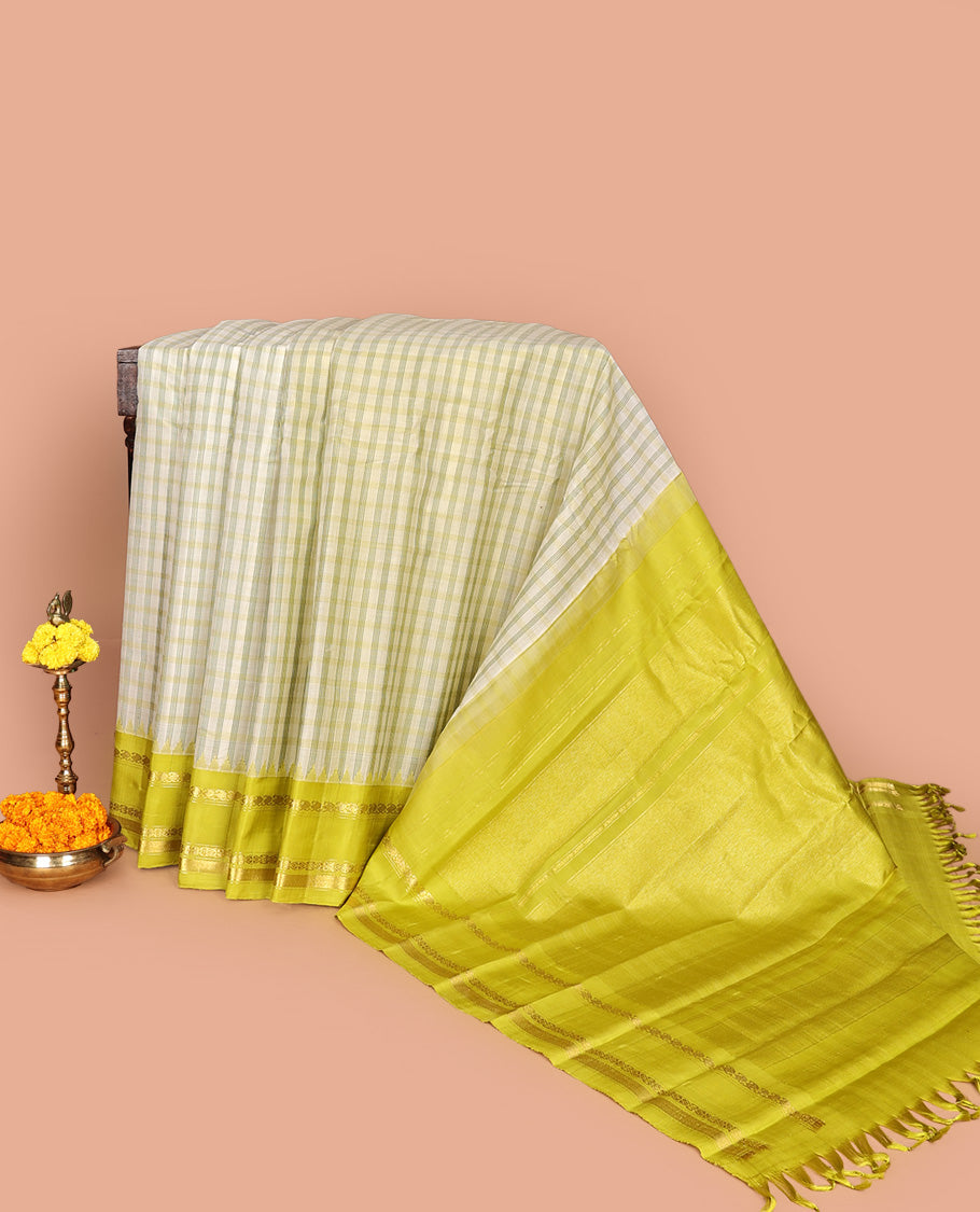 Leaf Green Gadwal Silk Saree