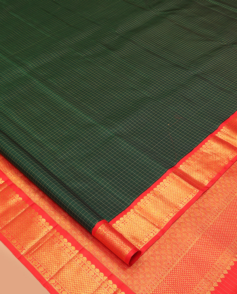 Green Checked Kanchipuram Silk Saree, Complemented by a Contrast Korvai Border of Thilakam, Poun, and Jaal Designs, Grand Jaal Pallu, and a Contrast Blouse