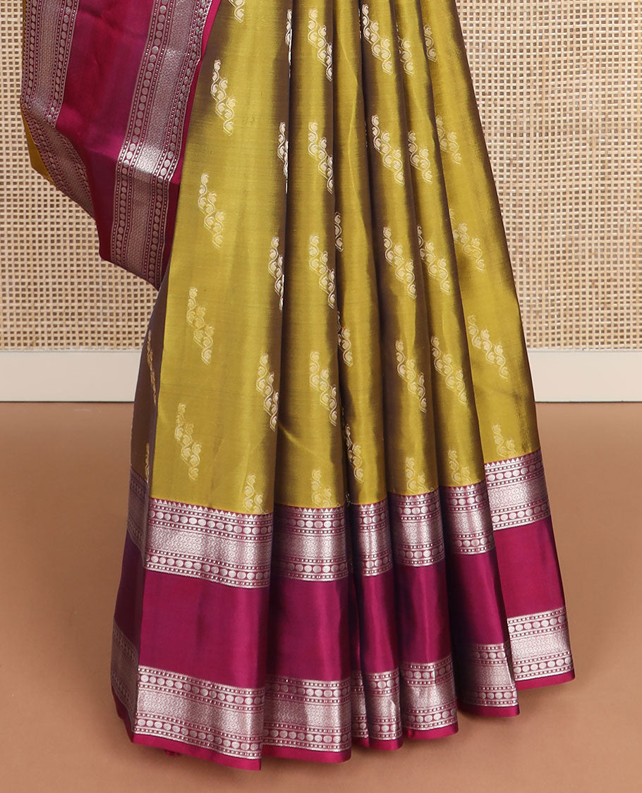 Green zari buttas vasundhara silk mix saree, contrast jaal pallu & rettai pettu border of rekku,muthu,poun & banaras designs